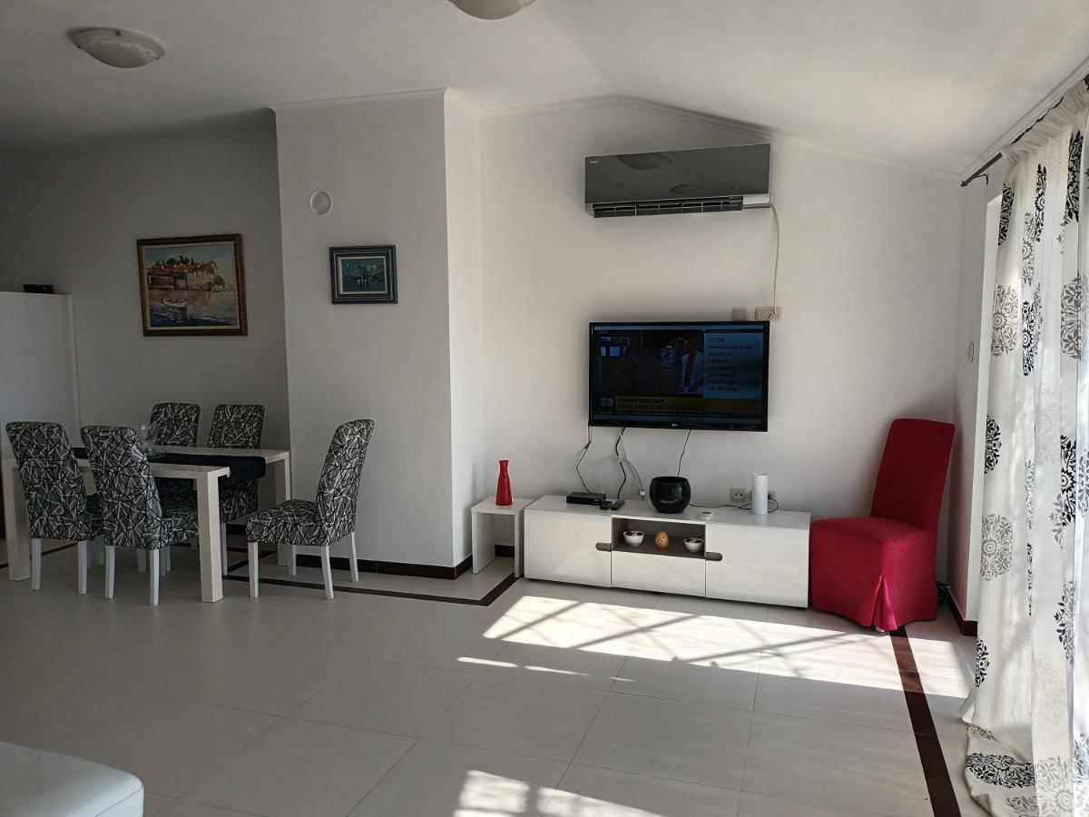 Lustica-Apartment Dora2 تْشيرسيك نوفي المظهر الخارجي الصورة